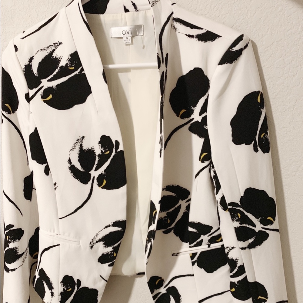 White flower blazer